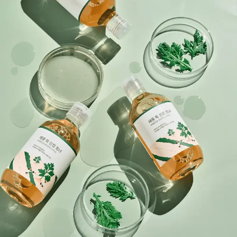 Успокаивающее средство-тонер для лица с экстрактом полыни Round Lab Mugwort Calming Toner 300 мл