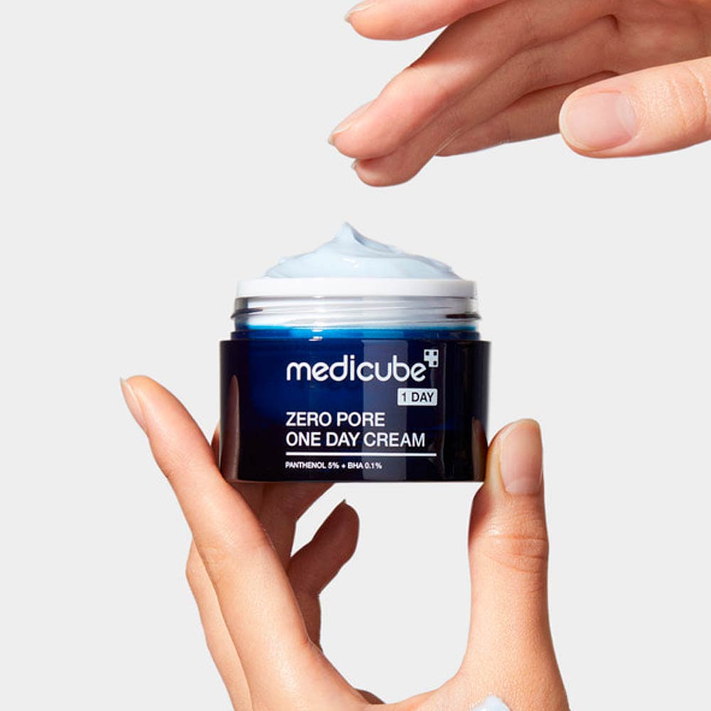 Лёгкий матирующий крем для жирной кожи лица Medicube Zero Pore One Day Cream 50 мл