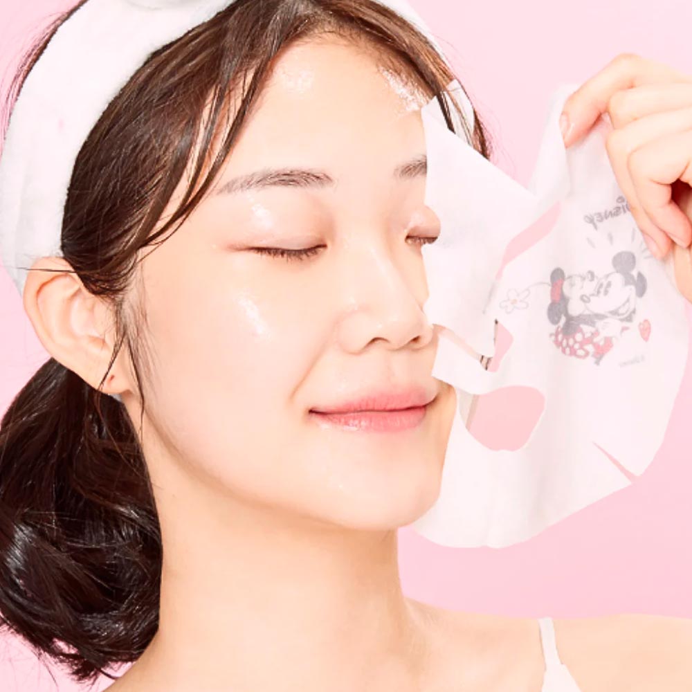 Тканевая маска с экстрактом шиповника от пигментации JMsolution Disney Collection Selfie Vital Rosehip Mask 30 мл