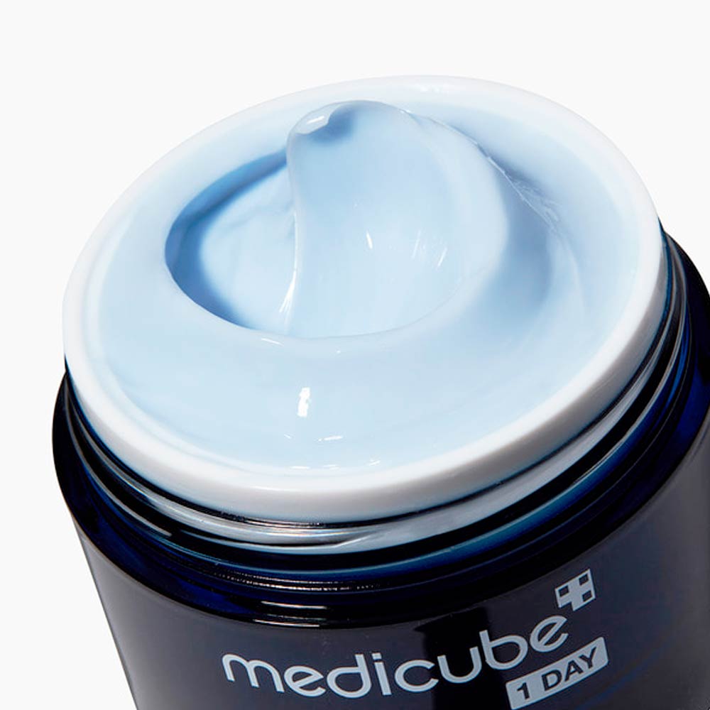 Лёгкий матирующий крем для жирной кожи лица Medicube Zero Pore One Day Cream 50 мл