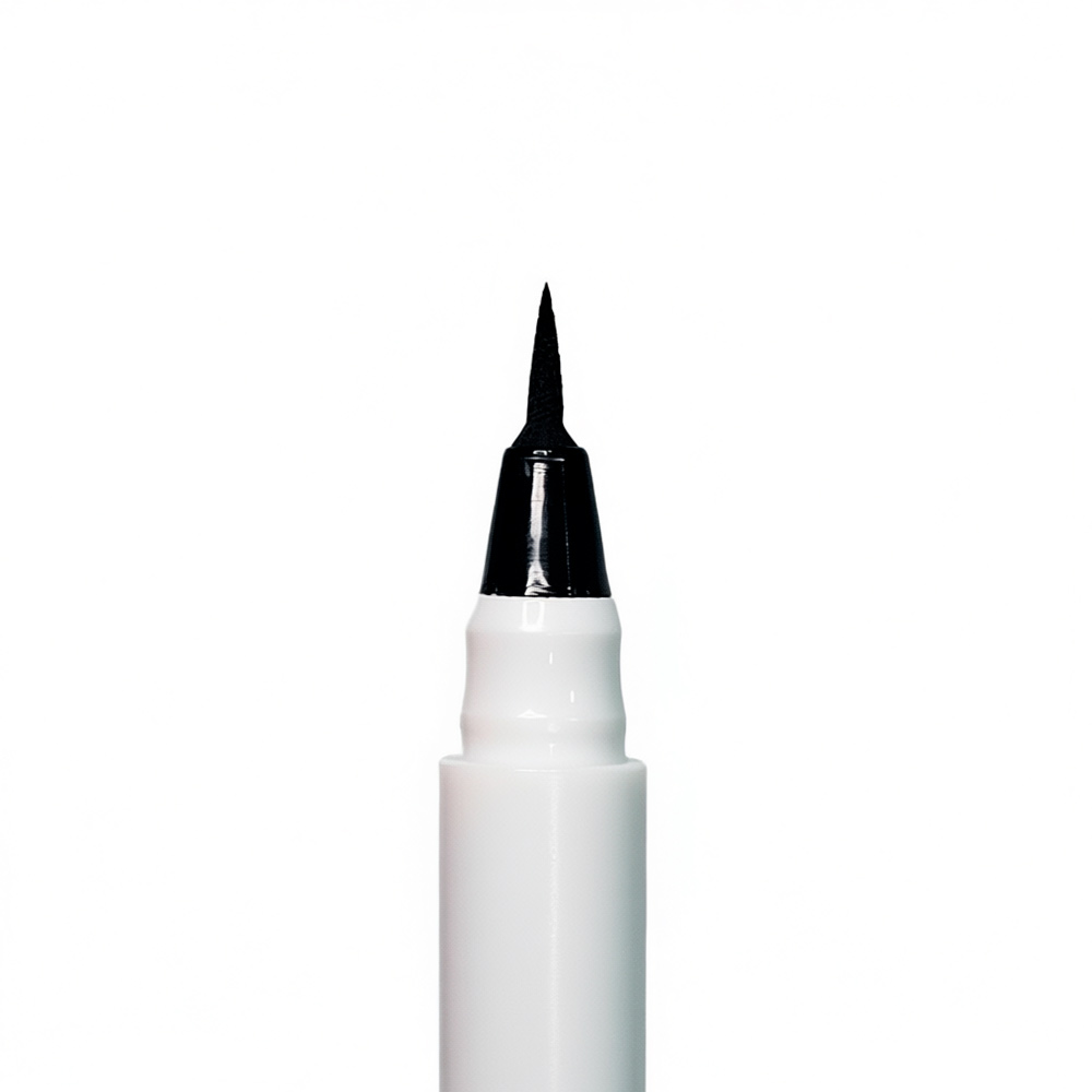 Водостойкая жидкая подводка для глаз RiRe Real Tattoo Pen Eyeliner black 0,8 мл
